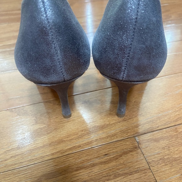 Badgley Mischka grey suede d’orsay pumps - Picture 3 of 8
